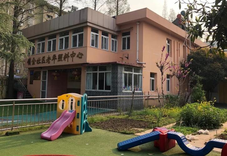 幼儿园式养老模式，您觉得可行吗多地幼儿园改养老园了吗有人说未来养老院会像幼儿园一样普及，应该怎样开办养老院